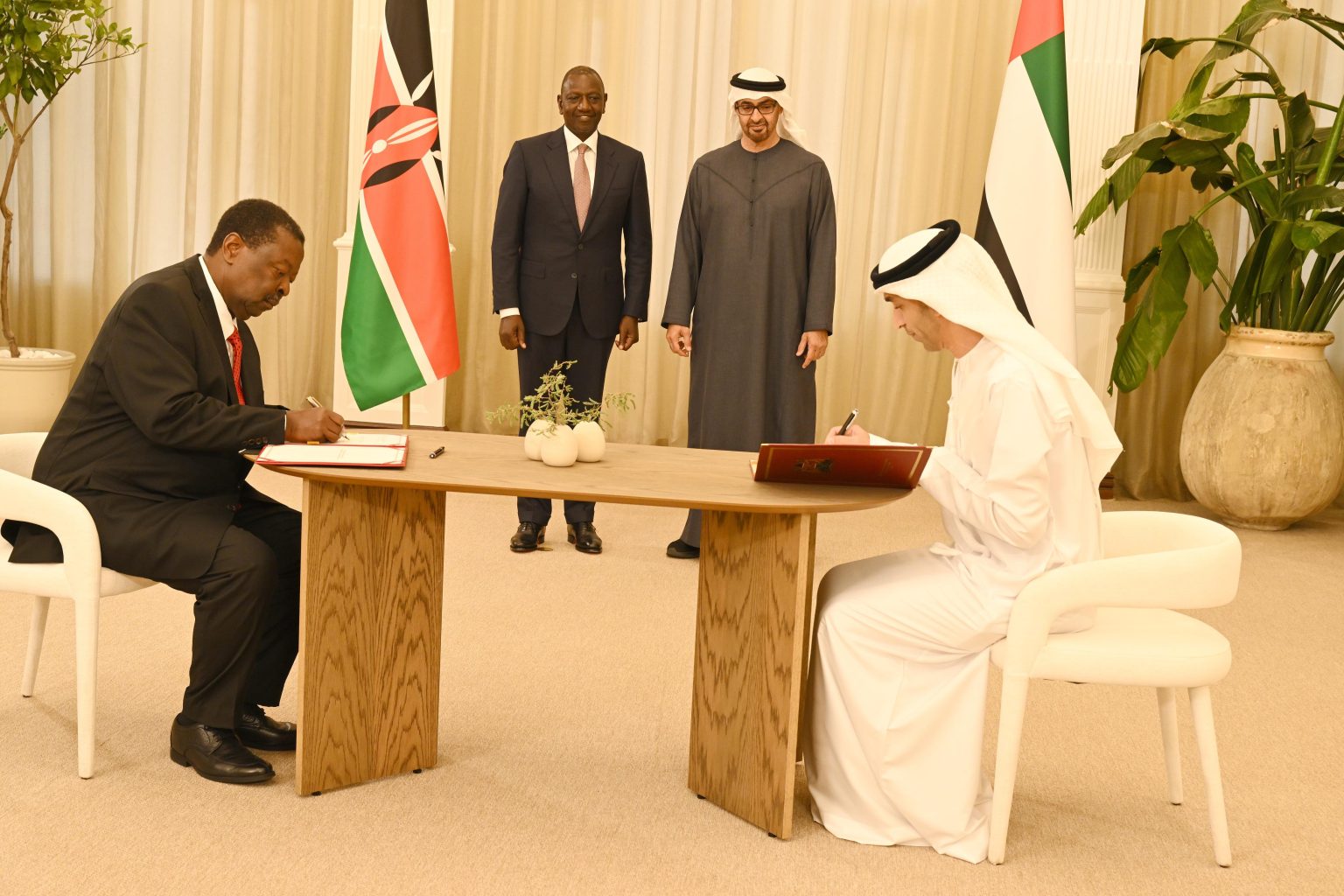 UAE AND KENYA PRESIDENTS SIGN DEAL